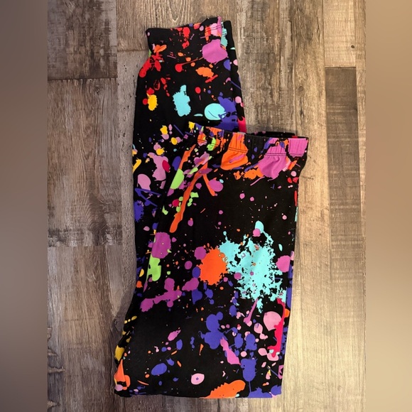 Colorful Abstract Print Shorts - Picture 4 of 4